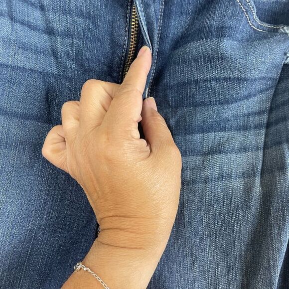 Torrid Sky HighCrop Distressed Skinny Size 14 - Picture 2 of 6